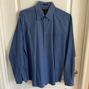 A[X]IST fitted, long sleeve dress shirt.